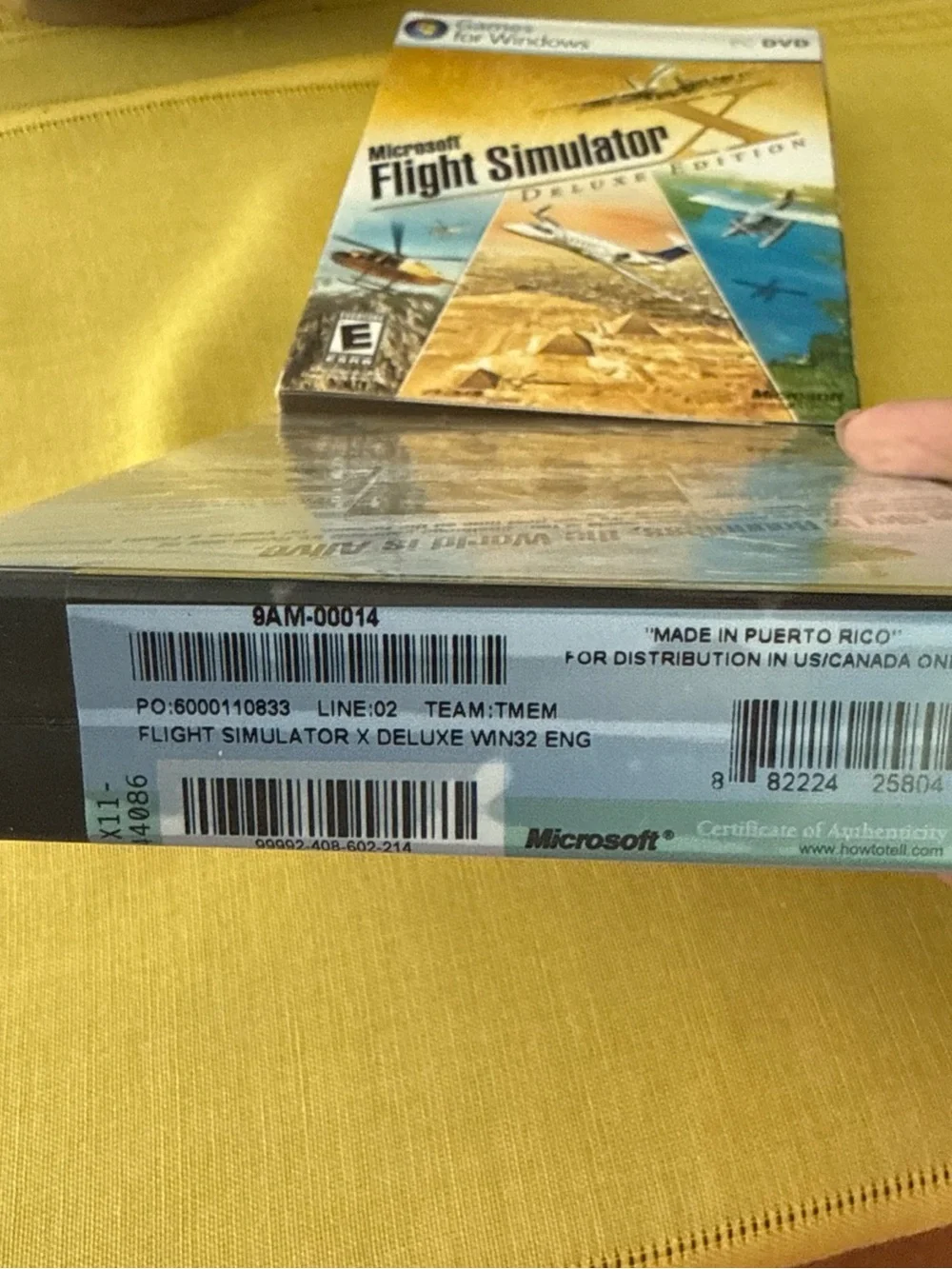 Microsoft Flight Simulator X Deluxe Edition - Gold & Blue Artwork 2006. Sealed.